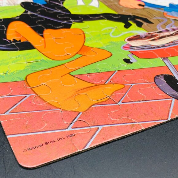 Vintage 1980 Looney Tunes Daffy Duck BBQ Jigsaw Puzzle 100 Large Pcs - COMPLETE - Picture 7 of 14
